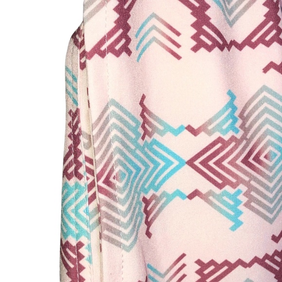 LIV OUTDOOR Minerva Printed Pale Dogwood Geo Pull-On Active Shorts Size Medium - Picture 14 of 15